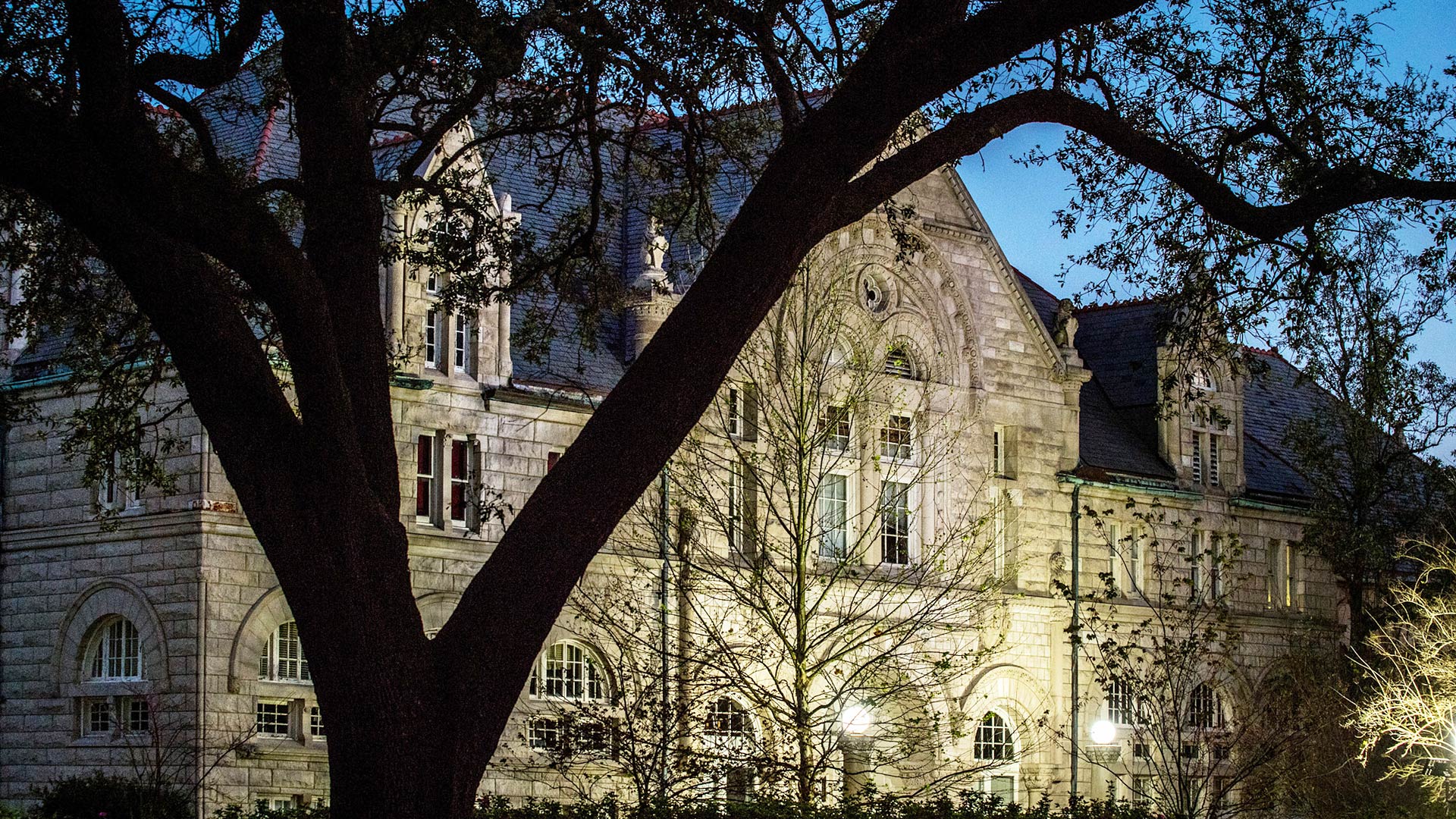 Tilton Hall exterior, Department of Economics at Tulane University School of Liberal Arts